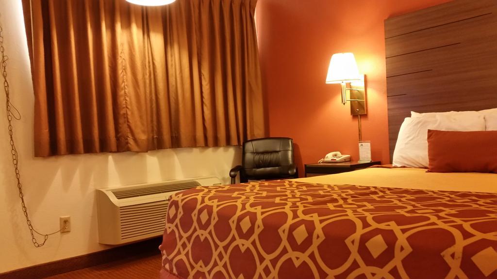 American Inn Of Либерал Экстерьер фото