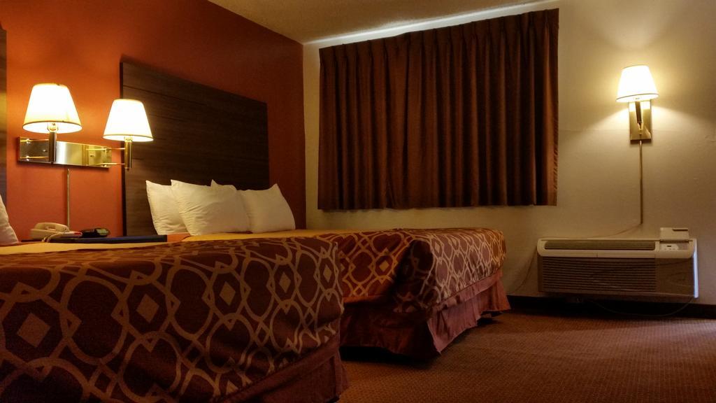 American Inn Of Либерал Экстерьер фото